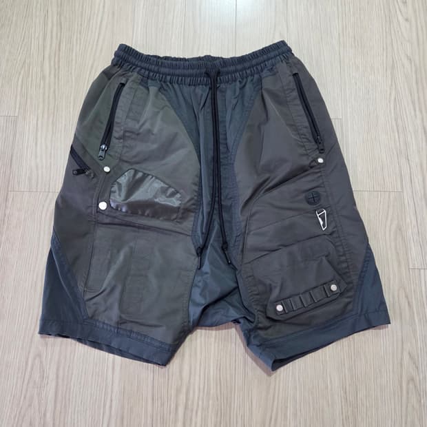 언더마이카 록리쇼츠
