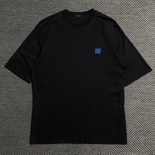질 스튜어트 NY로고 반팔 티셔츠 블랙o 5394