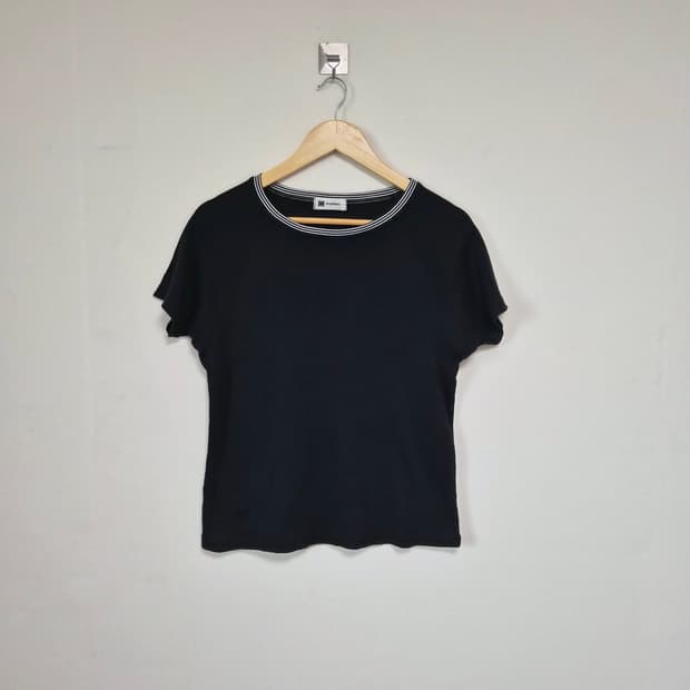 이세이미야케IsseyMiyake 블랙 넥디테일 반팔티셔츠 M - T231