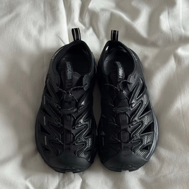 [230] 호카 호파라 블랙