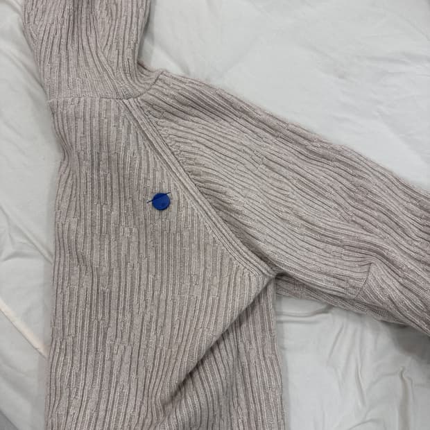 아더에러 니트 팝니다!