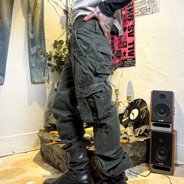 K.U.I – Multi Pocket Cargo Pants