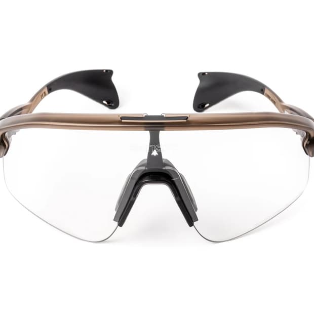 오클리 x 새티스파이 스턴트 데빌 브라운