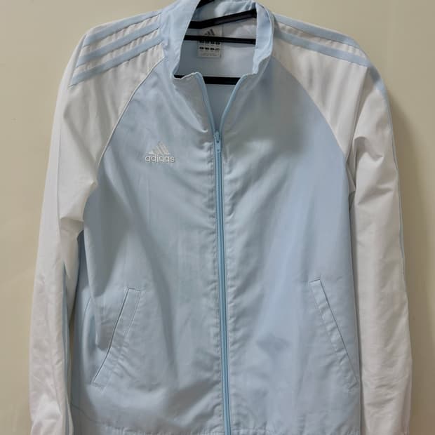 아디다스 시나모롤깔 바람막이 트랙탑 하늘색