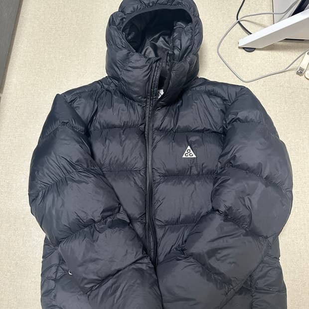 나이키 acg 패딩 판매합니다 s사이즈