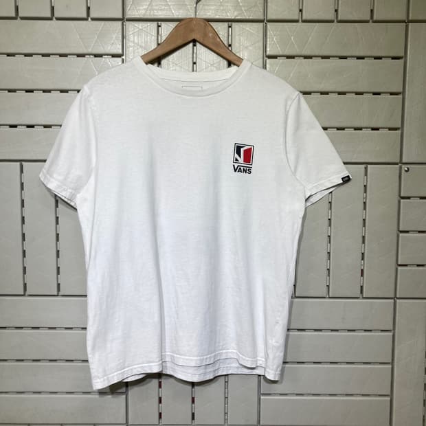 [M]반스 RELAXED FIT 백프린팅 반팔티 0842