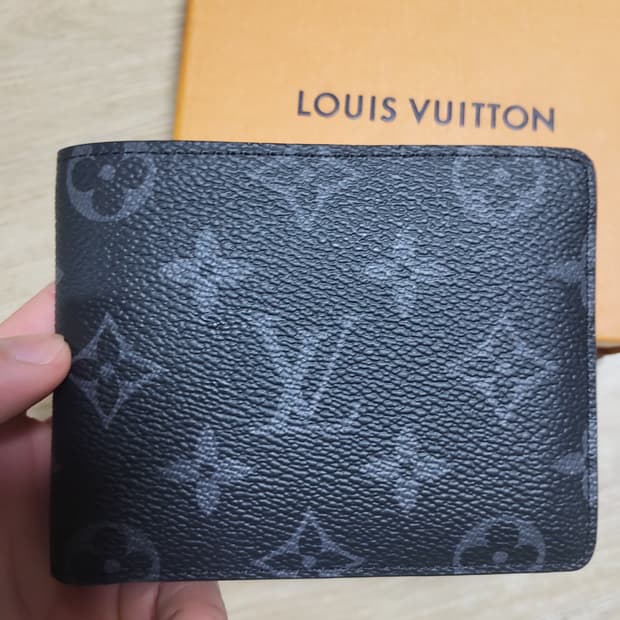 루이비통 모노그램 이클립스 반지갑