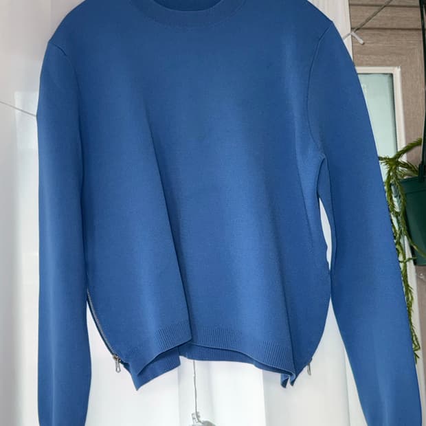 아크네스튜오 비스코스 니트