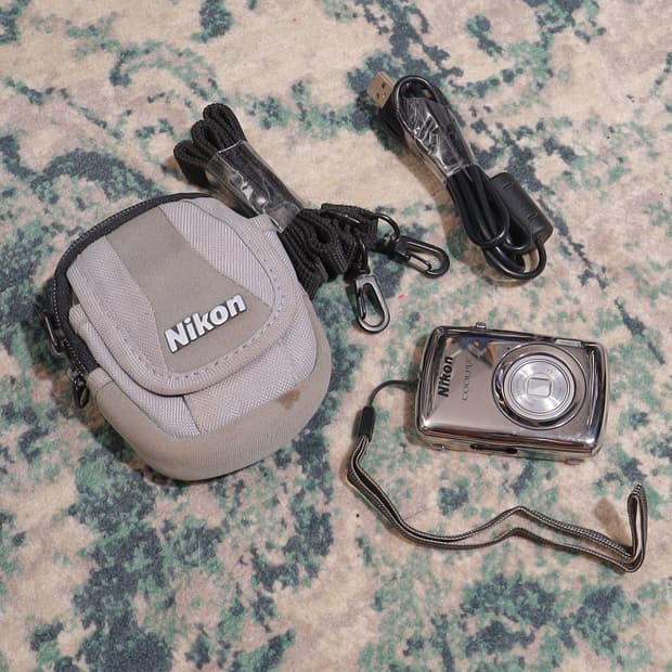 Nikon 니콘 쿨픽스 s01 빈티지카메라 제니 카메라 실버