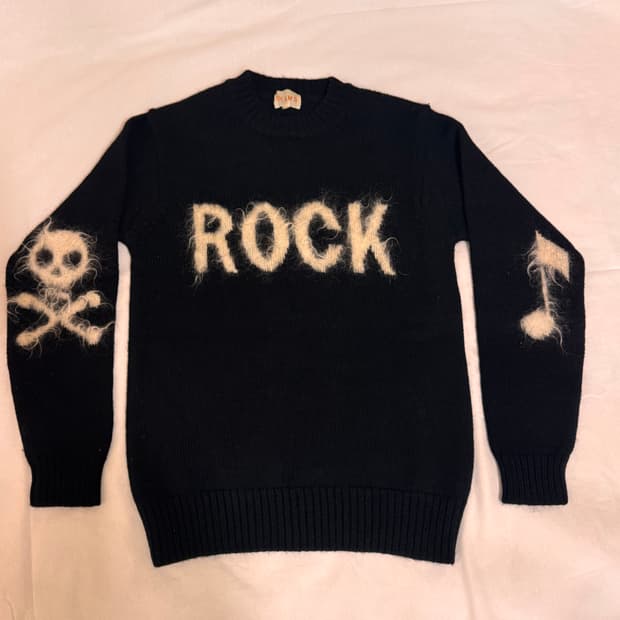 빔즈 beams 락 스컬니트