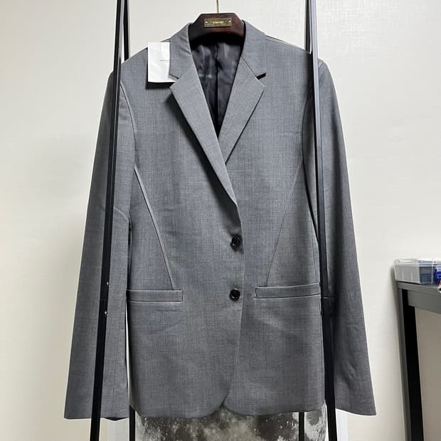 정품 50) 우영미 파이핑 디테일 챠콜 블레이져 자켓 105