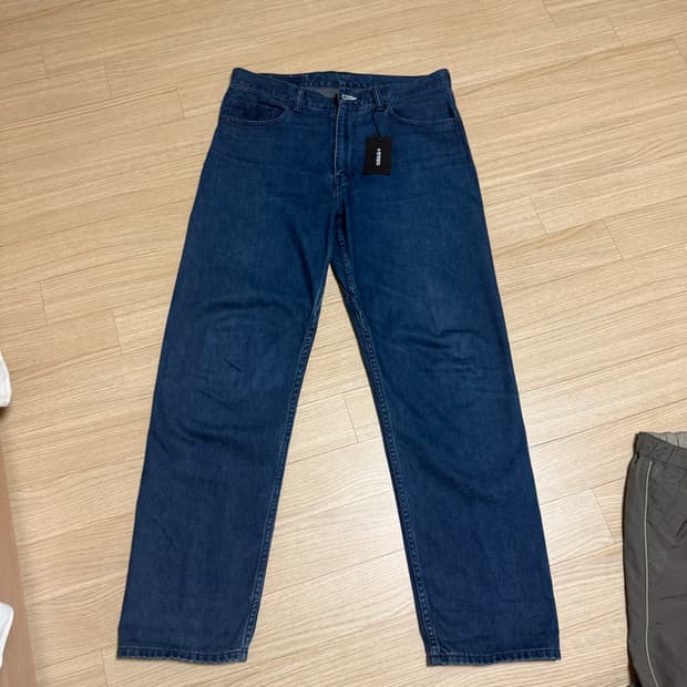 34) 159,000원 나나미카 22fw 5p 인디고 블리치 데님