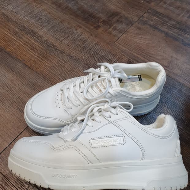 상태최상)디스커버리 COURT ON 흰색 운동화 245mm