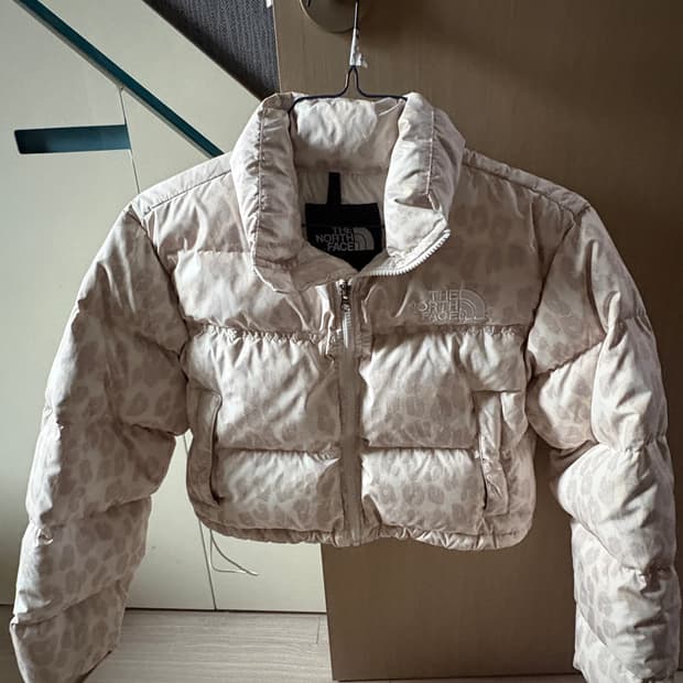 노스페이스 프린트눕시 숏 자켓 실버그레이 레오파드 S