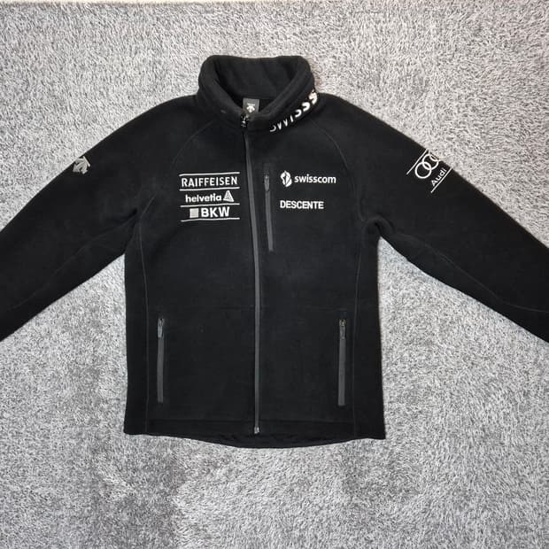 데상트 남성 스키팀 플리스 자켓 100