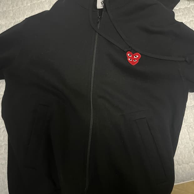 꼼데가르송 후드집업