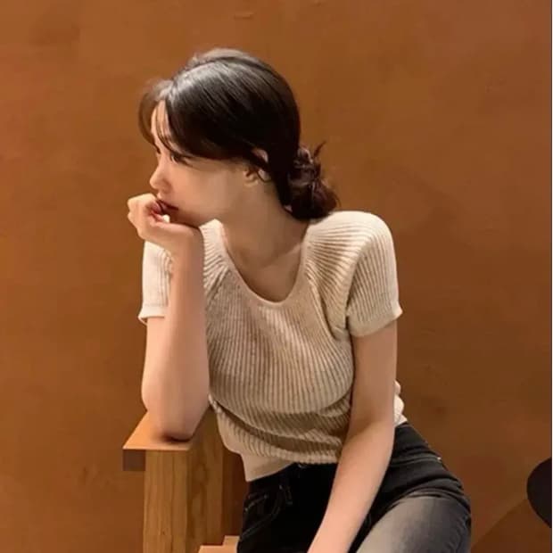 에이블리 영앤리치 s/s 레인골지 뱀부 니트 오트밀