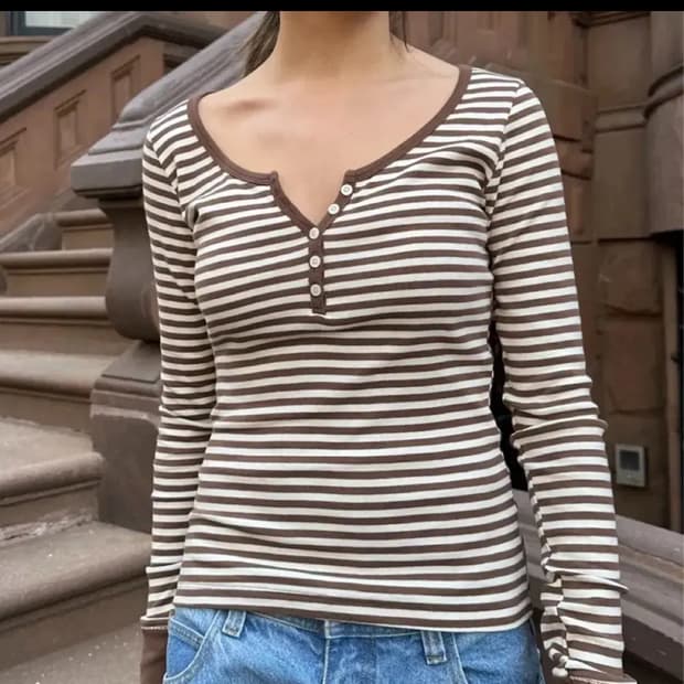 브랜디멜빌 브라운탑 (하투하 착용) 