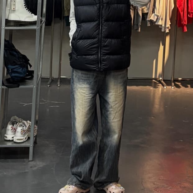 스톤아일랜드 와펜 나일론 후드 다운 베스트 A3013