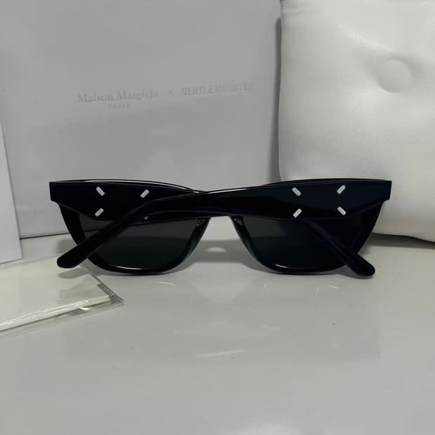 새상품급판매 젠틀몬스터x메종마르지엘라 선글라스 MM208 01 블랙