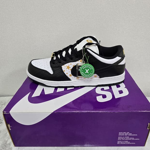 새상품 나이키 x 슈프림 덩크 블랙 285사이즈 판매