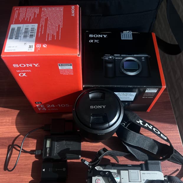 소니 A7C + SEL 24-105G렌즈,SmallRig케이지,배터리2개