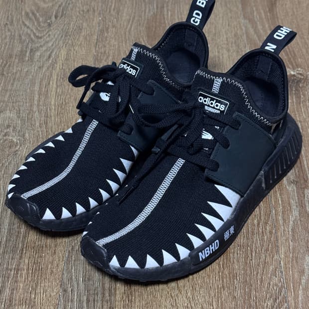 네이버후드 X 아디다스 NMD R1