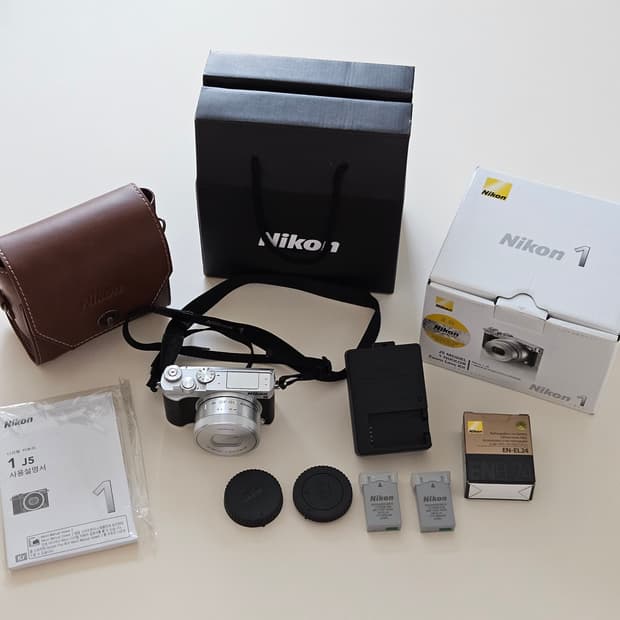 니콘 Nikon1 j5