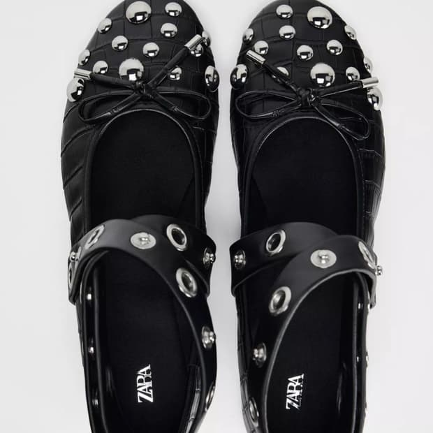 Zara 자라 블랙 스터드 엠보싱 발레리나 플랫슈즈 245