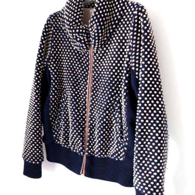 츠모리치사토 도트 플리스 자켓