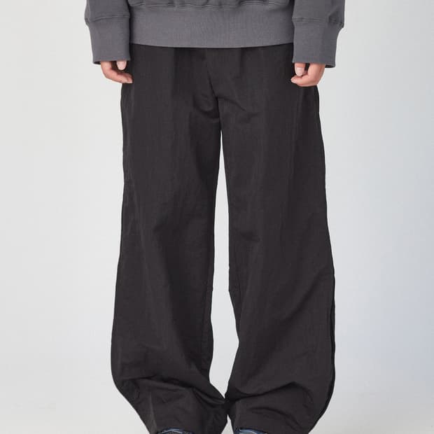 해칭룸 technical pants black