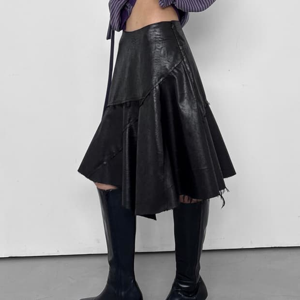폴리수엠 레더스커트 블랙 1