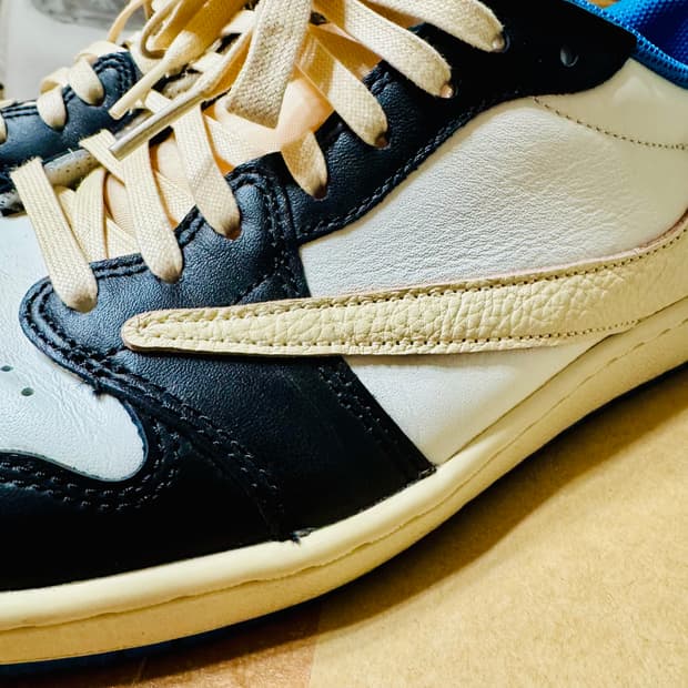 조던 트래비스 스캇 프라그먼트 로우 290