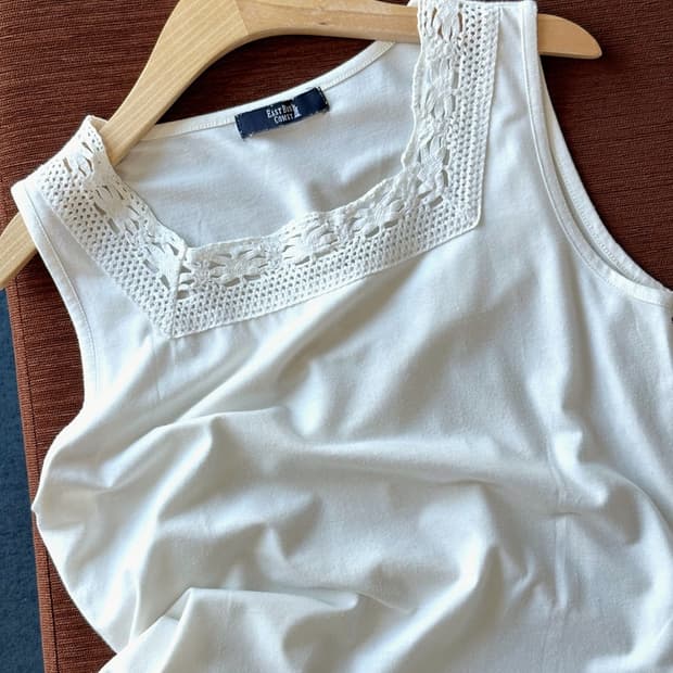 Design panel rayon sleeveless top