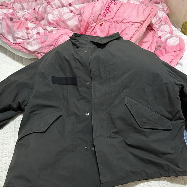 프릭스스토어 피쉬테일 파카 L팝니다