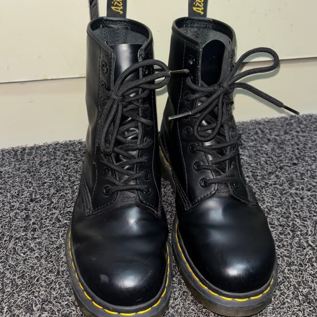 닥터마틴 1460 8홀 블랙 스무스 부츠 240MM