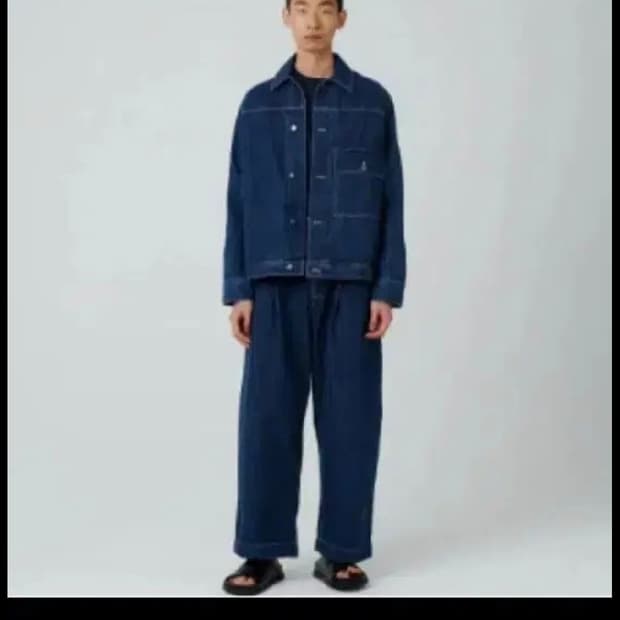 스튜디오 니콜슨 라자르