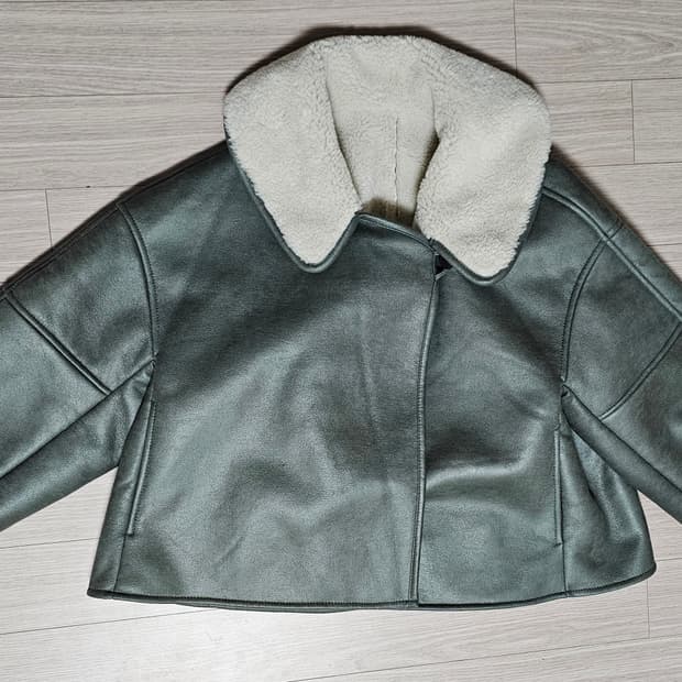 보브 올리브그린 무스탕 자켓