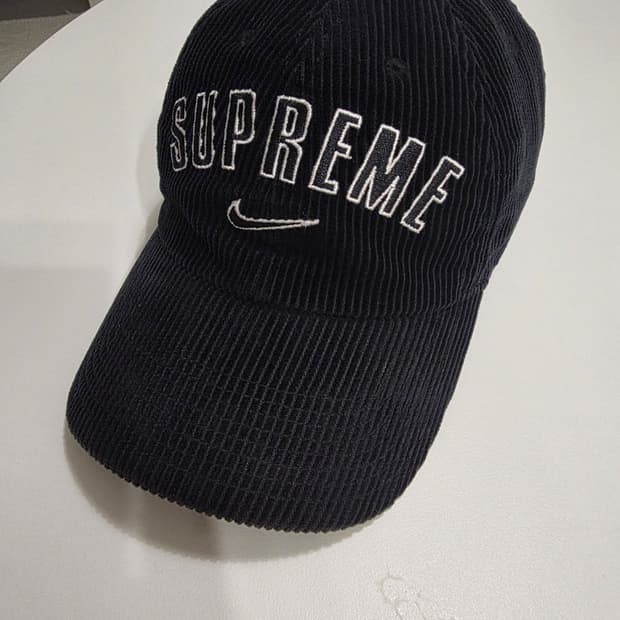 슈프림 x 나이키 아크 코듀로이 6-패널 캡 블랙 - 22SS