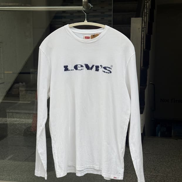 Levi’s 퍼지 로고 롱슬리브 티셔츠