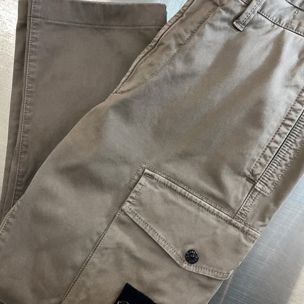 스톤 아일랜드 브러쉬드 코튼 카고 팬츠