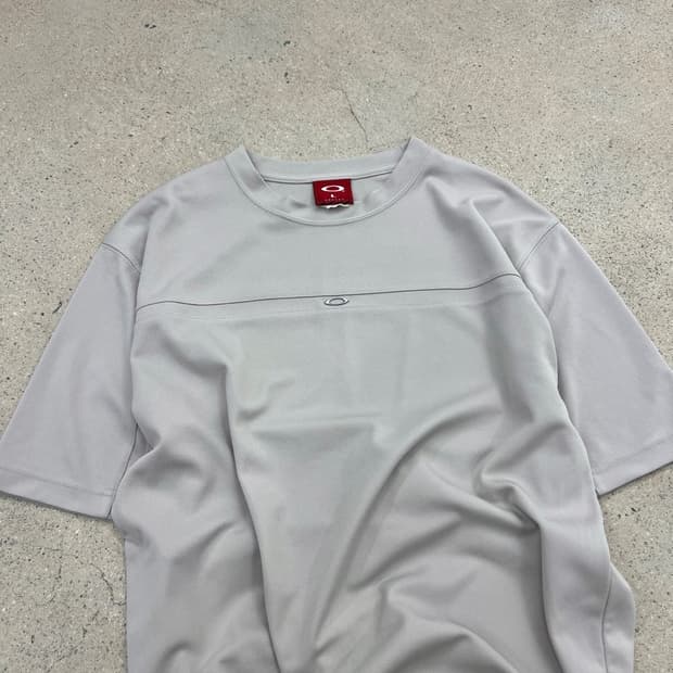 오클리 00s 아카이브 소프트웨어 반팔 티셔츠 