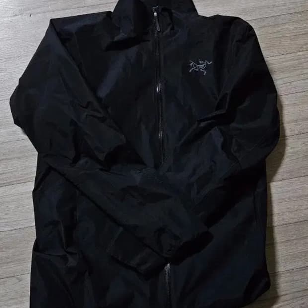 아크테릭스 솔라노 자켓 m (자수버전)