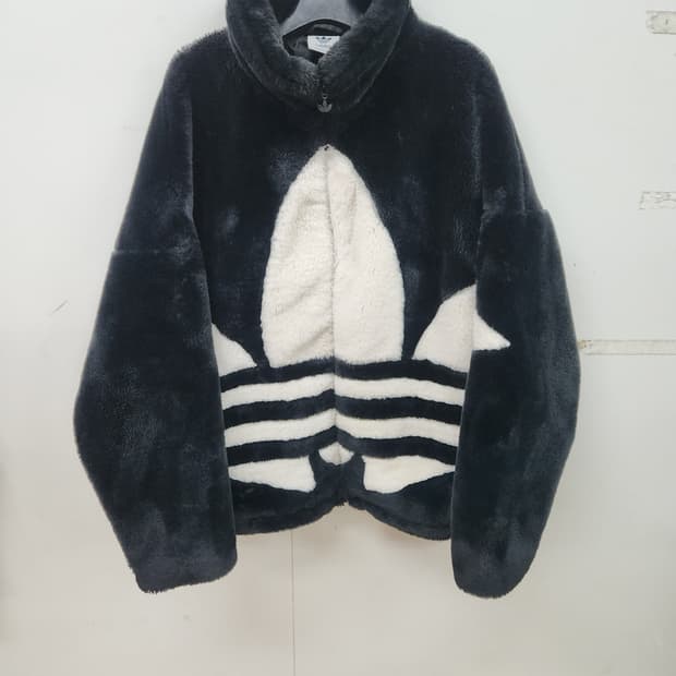 아디다스 빅 트레포일 퍼 자켓 (M) 오버핏