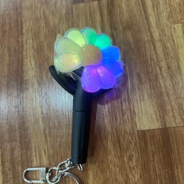 (무배,새상품)데이지꽃 열쇠고리 판매합니다