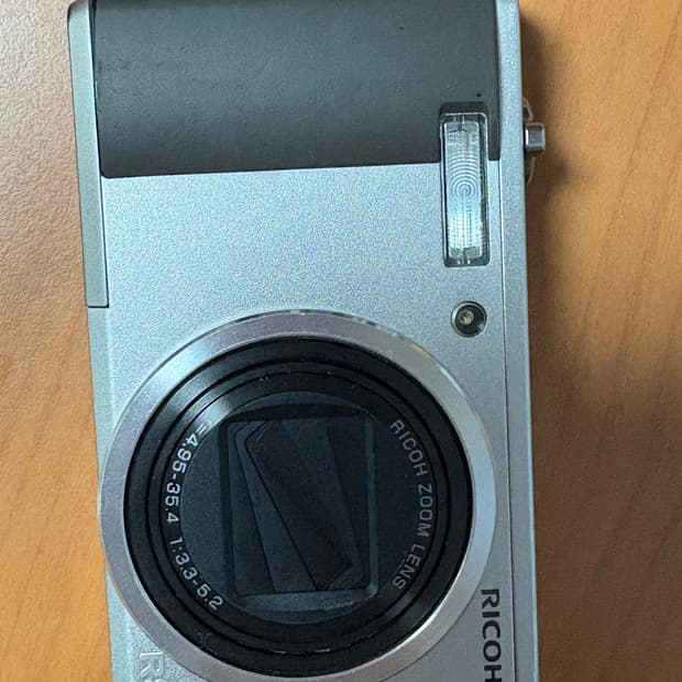 리코 ricoh R8 실버 빈티지 디카 (장원영 카리나 사용!)