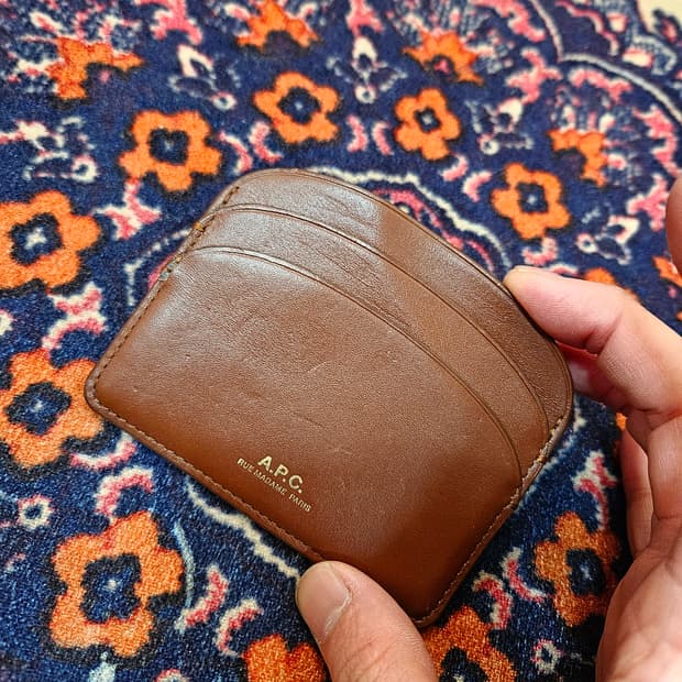 아페쎄(APC) 하프문 카드지갑 