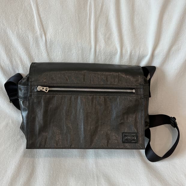 Porter shine shoulder bag (Black)