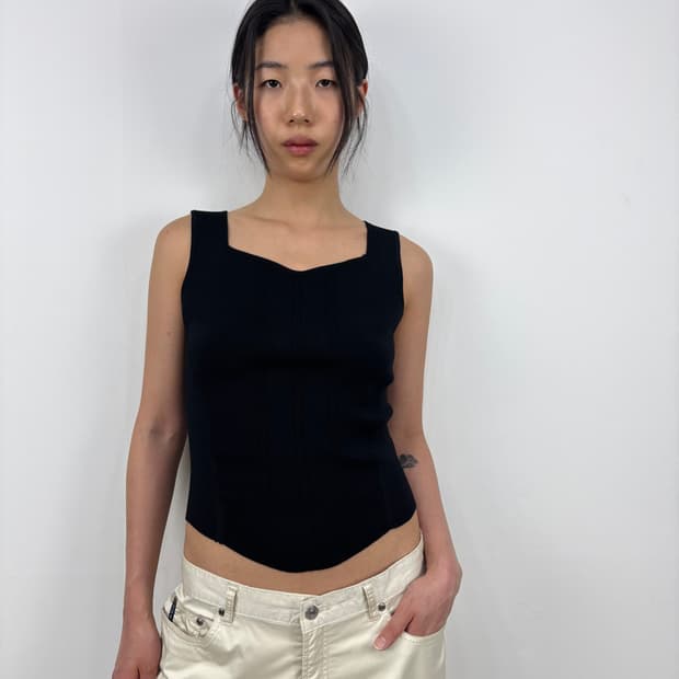 PANEL SQUARE NECK SLEEVELESS