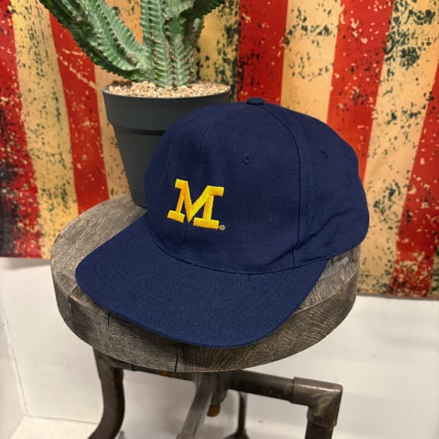 90s KC캡스 미시간 울버린즈 빅M 레터링 플랫 볼캡 N259